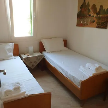Namaste Adamantas (Milos)